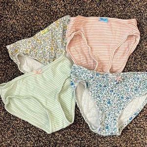 Mini Boden Girls Underwear sz 9-10Y GUC